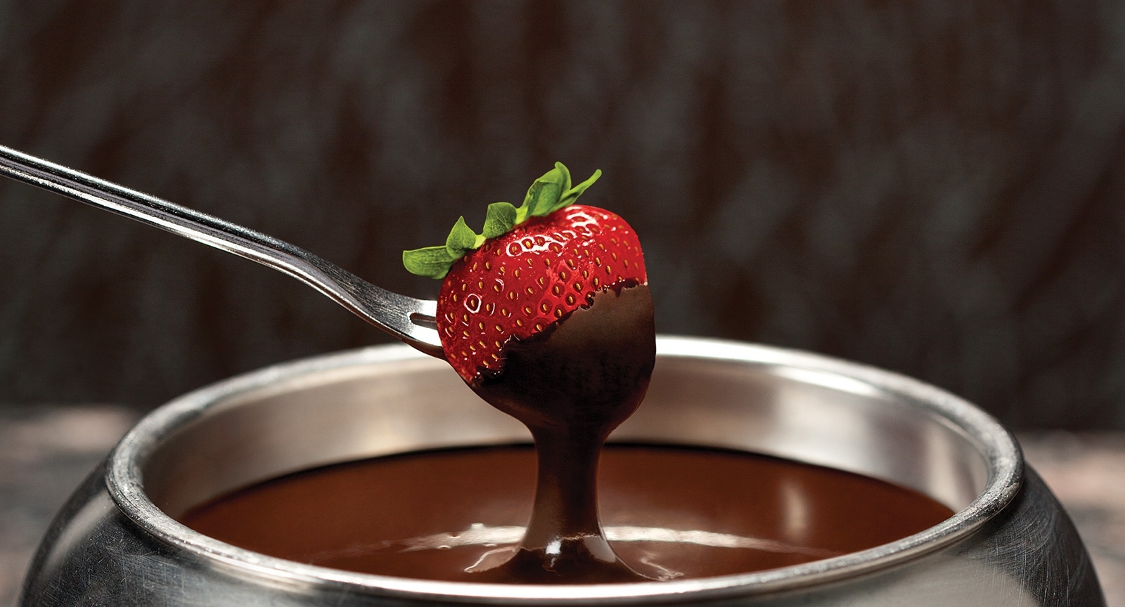 Strawberry Dipped in Chocolate Fondue
