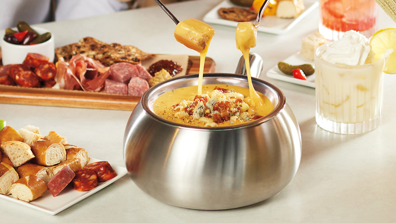 BFFF Mac and Cheese Fondue